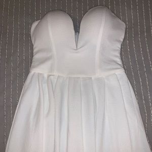 White dress with strapless sweetheart top
